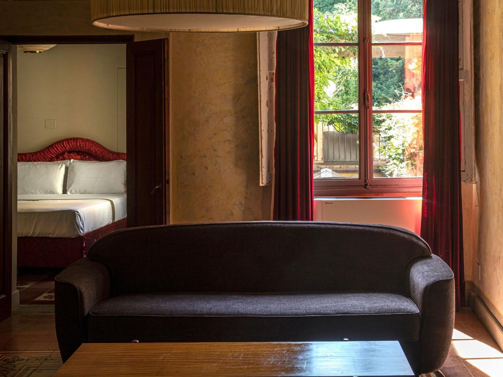 1 Bedroom Apartment Sofa Bed